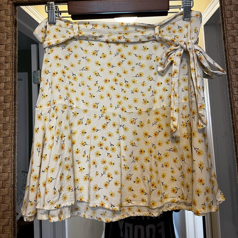 Cream Yellow Midi A-Line Skirt with Tie Front